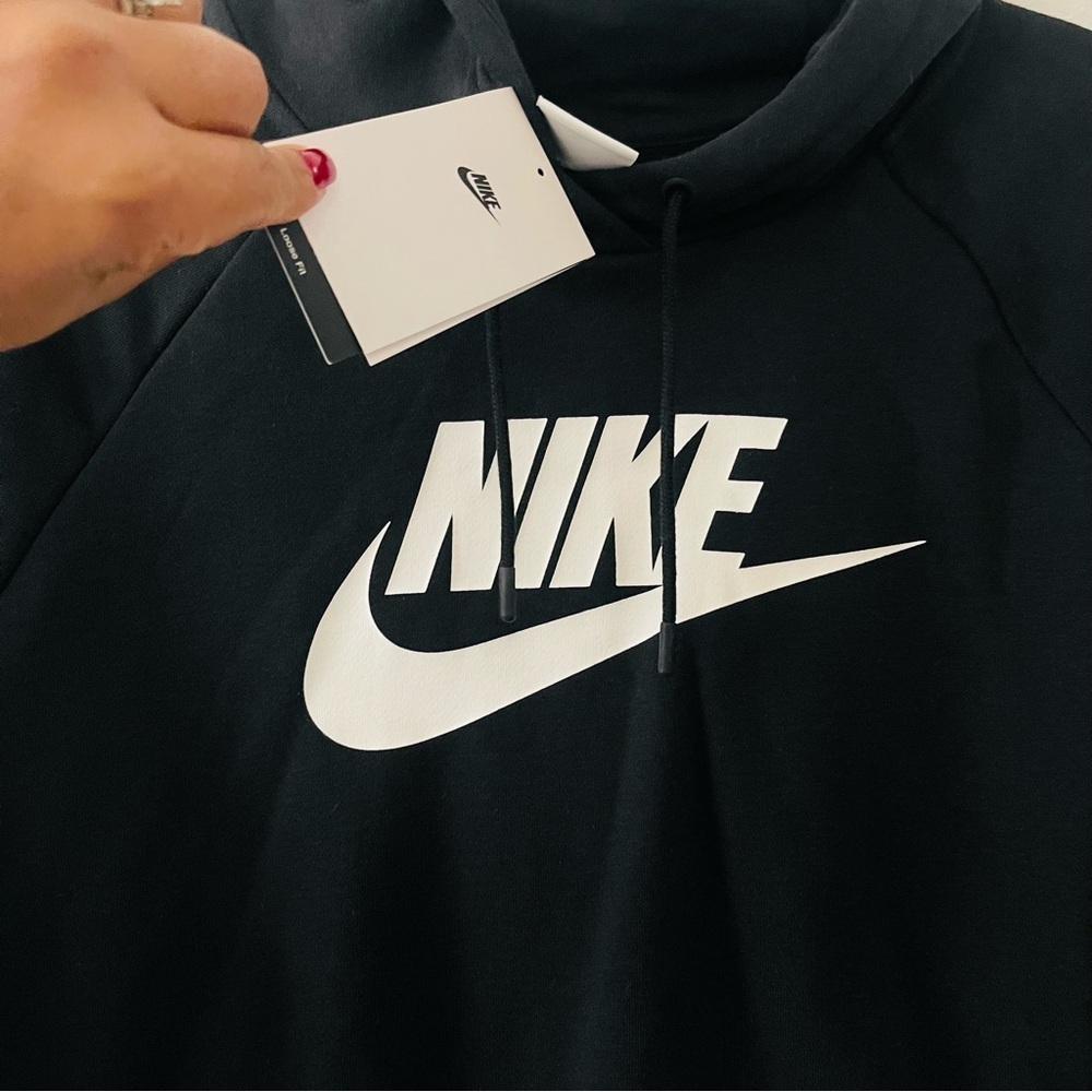 Nike Women's Black Cropped Hoodie - Picture 4 of 6